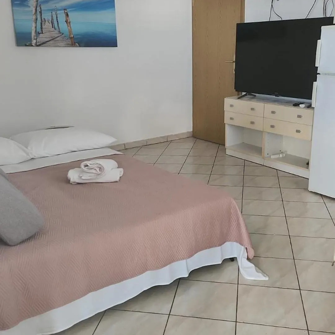 סבטי פטר Apartments Marin Next To The Beach